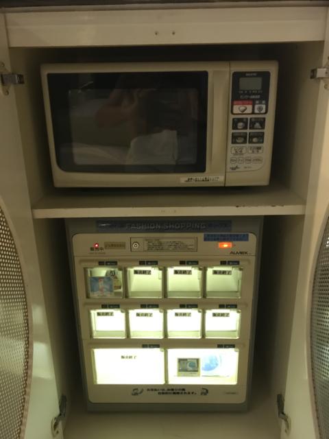 ビーナス(新宿区/ラブホテル)の写真『レンジと自動精算の物品の販売機』by 少佐