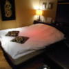 HOTEL GRASSINO URBAN RESORT(立川市/ラブホテル)の写真『321号室、ベッド』by もんが～