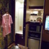 HOTEL GRASSINO URBAN RESORT(立川市/ラブホテル)の写真『321号室、設備類とコスプレのコスチューム』by もんが～