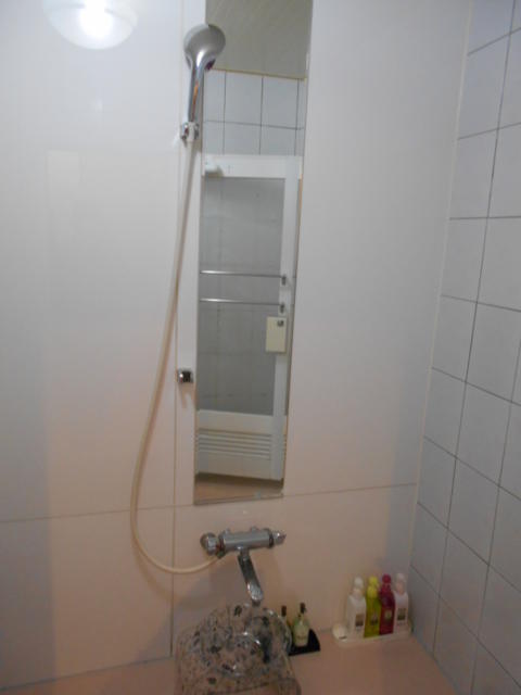 レステイ所沢(所沢市/ラブホテル)の写真『206号室、シャワー』by もんが～