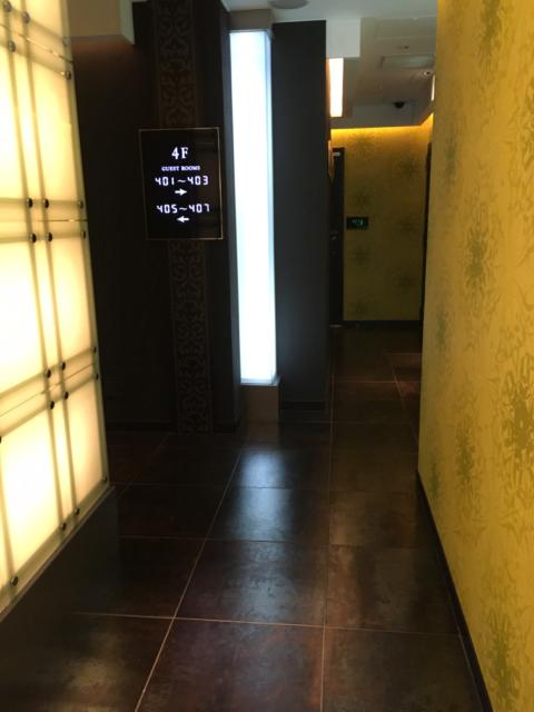 HOTEL AILU(アイル)(豊島区/ラブホテル)の写真『4階の共用廊下』by 口コミ野郎