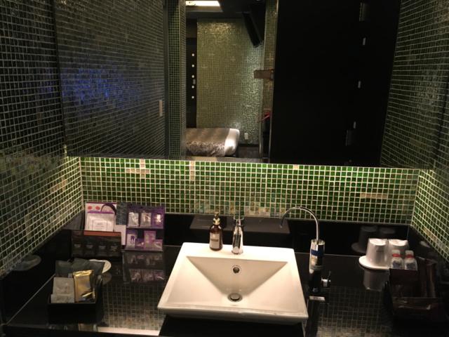 HOTEL AILU(アイル)(豊島区/ラブホテル)の写真『406号室の洗面化粧台』by 口コミ野郎