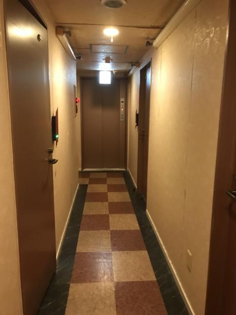 遊楽膳(新宿区/ラブホテル)の写真『3階エレベーターホール』by 少佐