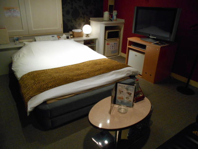 フェリエ(八王子市/ラブホテル)の写真『306号室、ベッド』by もんが～