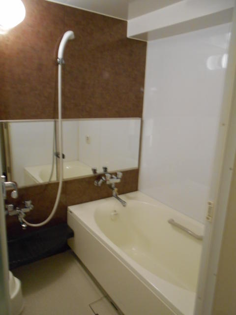 HOTEL府中(府中市/ラブホテル)の写真『405号室、バスルーム』by もんが～