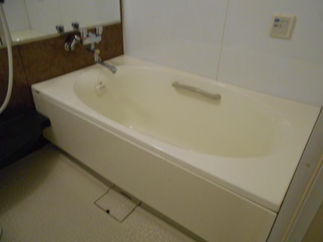 HOTEL府中(府中市/ラブホテル)の写真『405号室、浴槽』by もんが～