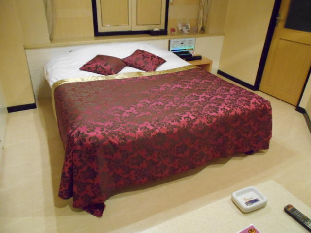 Re･stay（レステイ）府中(府中市/ラブホテル)の写真『603号室、ベッド』by もんが～