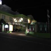 HOTEL Jump（ジャンプ）(沼津市/ラブホテル)の写真『夜の外観』by まさおJリーグカレーよ