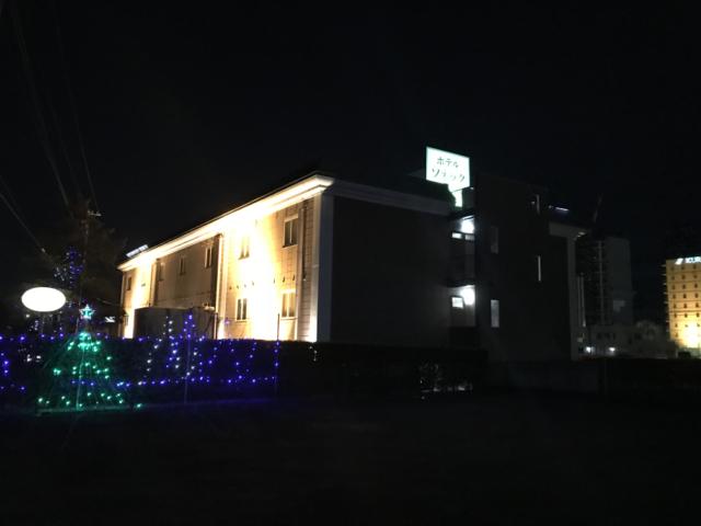 ホテル ソネック(富士市/ラブホテル)の写真『夜の外観』by まさおJリーグカレーよ