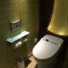 DESIGN HOTEL NOX(ノクス)(品川区/ラブホテル)の写真『702号室  玄関右手のトイレ』by 口コミ野郎