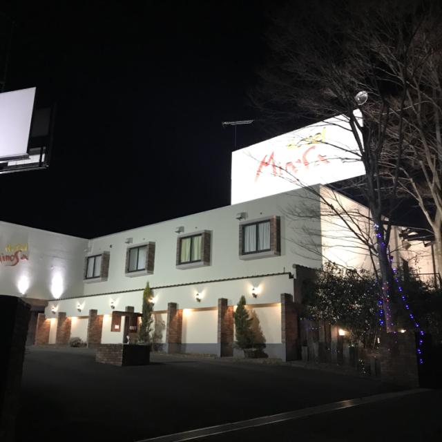 Hotel MIMOSA（ミモザ）(富士宮市/ラブホテル)の写真『夜の外観』by まさおJリーグカレーよ