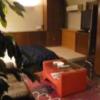 ル・ペイブラン(渋谷区/ラブホテル)の写真『503号室（入口からベッド方向です。テーブル下のカーペットは古くレトロな感じです。きれいとは言えませんが。笑）』by 格付屋