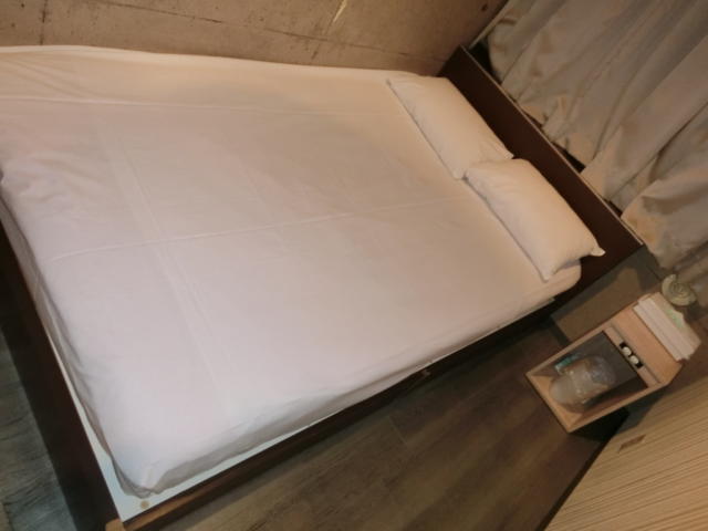 HOTEL Fine(ファイン)(新宿区/ラブホテル)の写真『306号室のベッド』by たけのこ