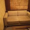 トキワ(豊島区/ラブホテル)の写真『603号室、ベットルームにあるソファー。二人かけには十分。いいお部屋でした。』by ゆうじい