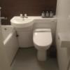 池袋グランドホテル(豊島区/ラブホテル)の写真『910号室 3点ユニットのトイレと洗面』by ましりと