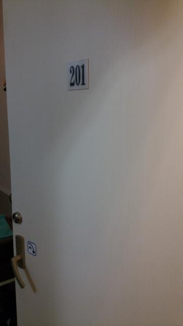 レンタルルーム コスモス(千代田区/ラブホテル)の写真『201号室の入口』by 上戸 信二
