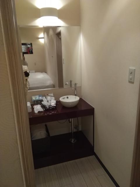 HOTEL 21（トニーワン）(船橋市/ラブホテル)の写真『106号室 洗面所』by ましりと