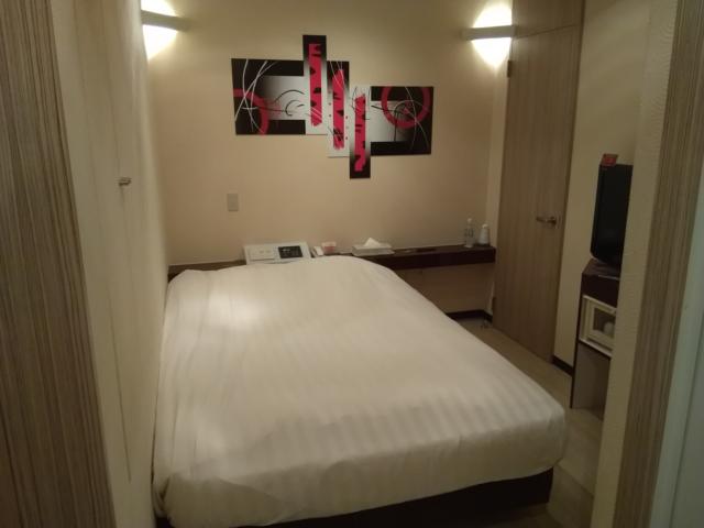 HOTEL 21（トニーワン）(船橋市/ラブホテル)の写真『106号室 全景2』by ましりと