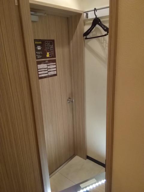 HOTEL 21（トニーワン）(船橋市/ラブホテル)の写真『106号室 玄関(内側)』by ましりと