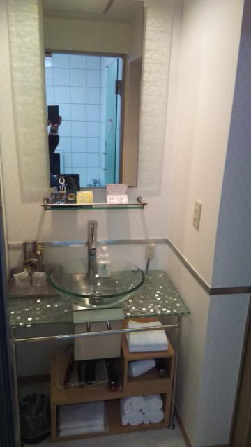 HOTEL555錦糸町店(墨田区/ラブホテル)の写真『603号室。 洗面所です。ﾊﾞｽﾀｵﾙ4本ありました。』by キジ