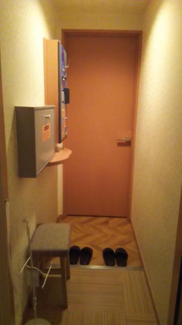 HOTEL555錦糸町店(墨田区/ラブホテル)の写真『603号室。玄関開けるとこんな感じです。』by キジ
