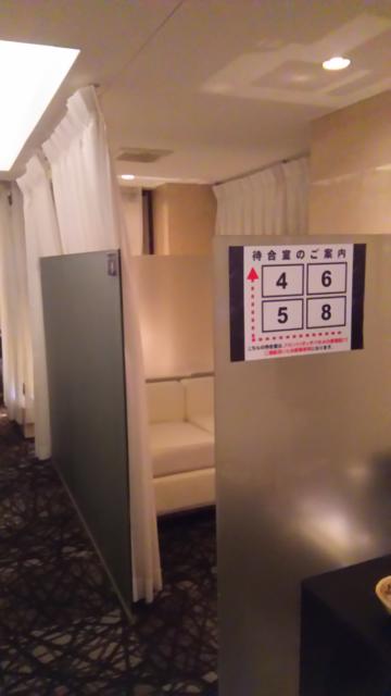 HOTEL555錦糸町店(墨田区/ラブホテル)の写真『603号室利用。混雑時の待合室です。』by キジ