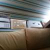 Hotel totolo（トトロ）(豊島区/ラブホテル)の写真『203号室：ベッドの枕元(ティッシュ・有線スイッチ・内線)』by オレの地雷を越えてゆけ！