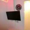 レンタルルーム プレジャー(港区/ラブホテル)の写真『21号室のテレビ(多分32インチ)、時計』by おこ