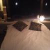 hotel SKY ROAD(豊島区/ラブホテル)の写真『スカイロード301のベッド、腰かけるとやや低め。』by ゆうじい