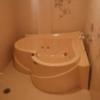 hotel SKY ROAD(豊島区/ラブホテル)の写真『スカイロード301のシャワールーム。まさか？のハート型の浴槽です。』by ゆうじい