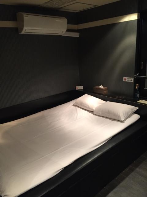 池袋パークサイドホテル(豊島区/ラブホテル)の写真『705室 ベッド』by ちげ