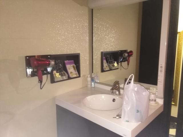ドルフィン(八王子市/ラブホテル)の写真『705洗面台　風呂場からちょっとはなれています』by 名無しさん（ID:28468）