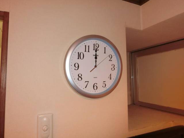 レンタルルーム あっとほ～む(墨田区/ラブホテル)の写真『6号室の時計(約３０cm)』by たけのこ
