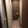 HOTEL ALLURE（アリュール）(渋谷区/ラブホテル)の写真『203号室 バスルーム&amp;洗面所&amp;トイレの廊下』by ちげ
