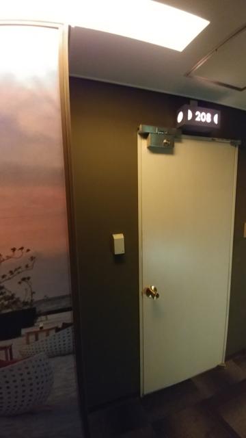 OPERA RESORT(船橋市/ラブホテル)の写真『208号室、客室玄関前』by 来栖