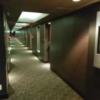 アラウダリゾート国立(国立市/ラブホテル)の写真『5階エレベーターホールからの廊下』by おむすび