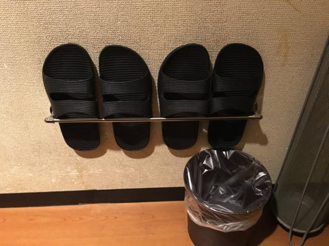 レンタルルーム ビスタ(新宿区/ラブホテル)の写真『7号室スリッパ』by ワンピ
