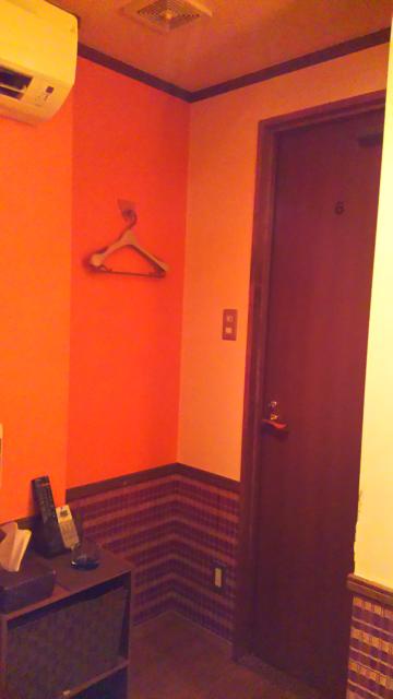 レンタルルーム あっとほ～む(墨田区/ラブホテル)の写真『6号室利用。部屋の玄関内側からです。』by キジ