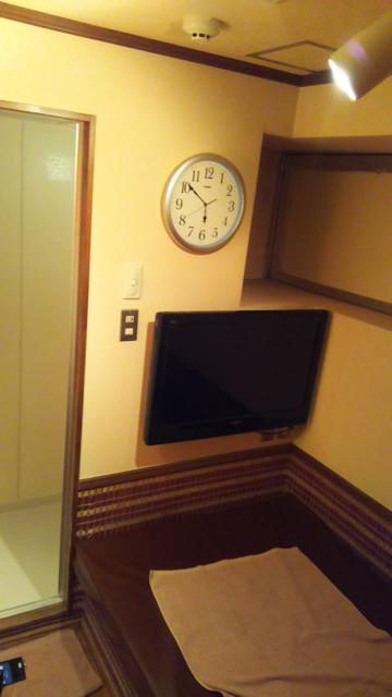 レンタルルーム あっとほ～む(墨田区/ラブホテル)の写真『6号室利用。部屋とｼｬﾜｰ室とTV、時計の位置関係です。』by キジ