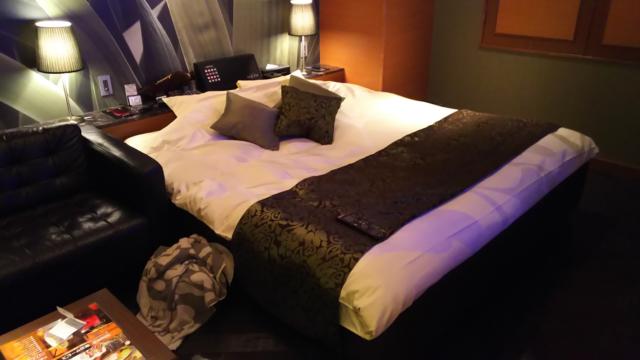 HOTEL SULATA 岐阜羽島(羽島市/ラブホテル)の写真『501号室 ベッド』by キセキと呼ぶ他ない