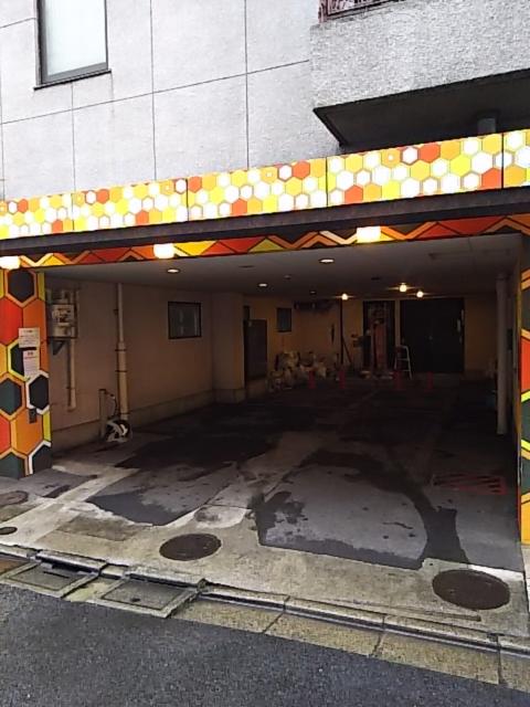 ホテル ハニー(江戸川区/ラブホテル)の写真『駐車場』by 巨乳輪ファン