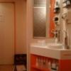 ビアンカドゥエ(豊島区/ラブホテル)の写真『501号室：部屋の奥から見た洗面所を撮影(最低限のアメニティーは揃っています)』by オレの地雷を越えてゆけ！