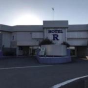ホテル R(御殿場市/ラブホテル)の写真『昼の外観』by まさおJリーグカレーよ