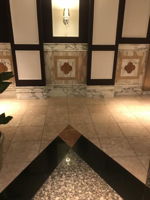W-ARAMIS（アラミス）(新宿区/ラブホテル)の写真『1階のエレベーター前』by 少佐