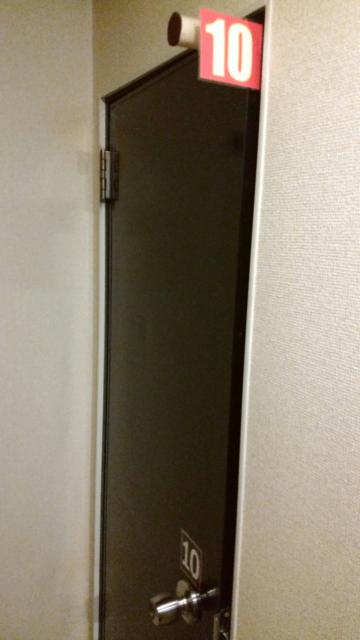 レンタルルーム ビスタ(新宿区/ラブホテル)の写真『10号室の入口』by 上戸 信二