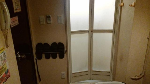 レンタルルーム ビスタ(新宿区/ラブホテル)の写真『10号室　入口付近』by 上戸 信二