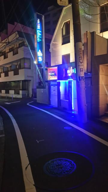 ホテルLALA33(豊島区/ラブホテル)の写真『夜の外観』by ゆうじい