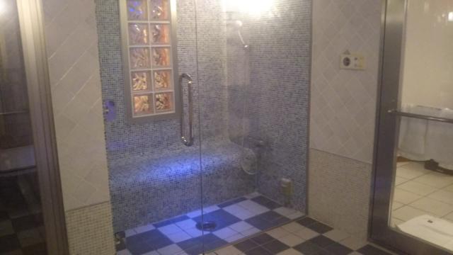 ウォーターホテルS国立(国立市/ラブホテル)の写真『309号室。お風呂と別に、ミストシャワールーム付き。サウナ気分で入れる。』by やまけんちゃん