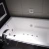 HOTEL IROHA（イロハ）(港区/ラブホテル)の写真『105号室　テレビ＆ジェットバス付き浴槽』by マーケンワン