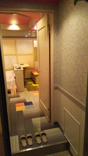 GOLF２厚木(厚木市/ラブホテル)の写真『401号室利用。玄関から内部です。』by キジ